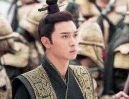 他出生就遭到母亲嫌弃，被尼姑抚养，最后成千古一帝