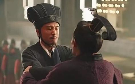 诸葛亮为什么将李严贬为平民？李严最后是因为什么死的？