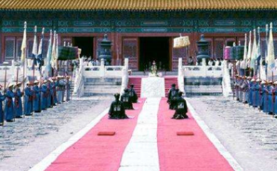 海兰察跟乌尔登同样是被嘉赏，为什么结局会不一样？