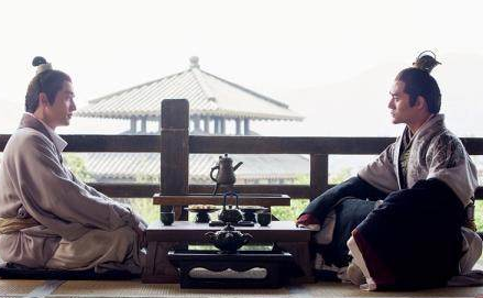 隋唐时期上朝都是坐在椅子上的 究竟什么时候开始官员上朝需要下跪的