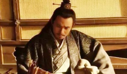 勾践复古之后是怎么对待敌人和功臣的？对敌人仁慈却对功臣痛下杀手！