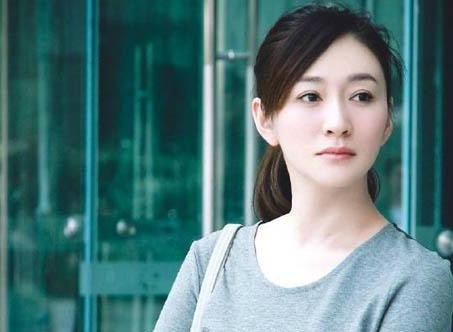 《时空来电》饰演何君的人叫什么 何君的结局怎么样