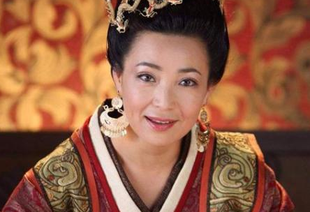 刘肥认妹妹当干妈是怎么回事？刘肥认干妈只为保命！