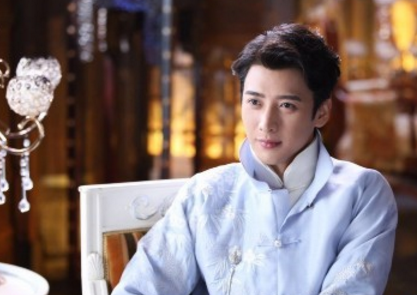 《海棠经雨胭脂透》朗月明的目的是什么 朗月明为什么会和施济周合作