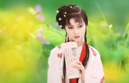 林黛玉父母双亡寄居在贾府，为什么会有钱赏给下人？