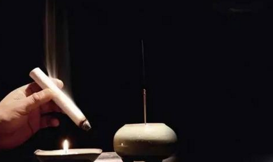 关于窦材的评价是怎么样的？他对后世有着什么贡献