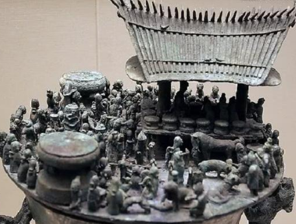 神秘的古滇国出土的文物中 有一件青铜器让人浑身发冷