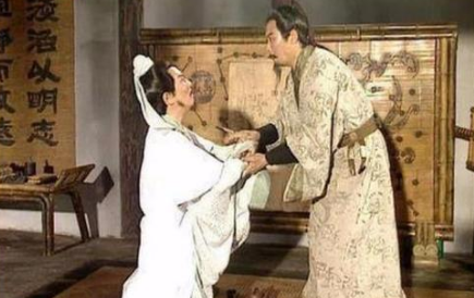 既然刘备请诸葛亮出山 为什么打仗却不带他呢