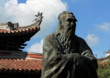 康熙祭拜孔子，到墓前为什么不肯下跪？