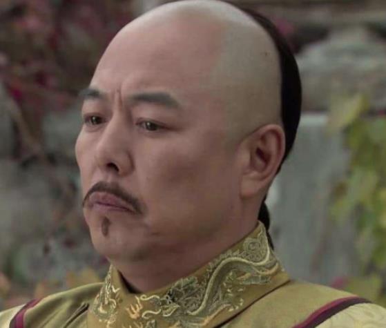 嘉庆继位时，乾隆竟在登基大典上大闹，原因是？