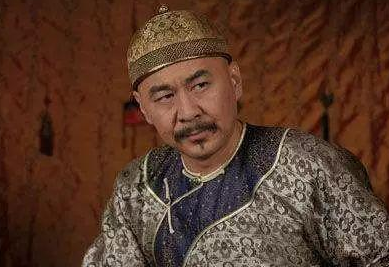 孙诏成打了皇帝身边的太监为什么还被升职加官？