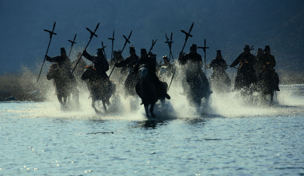 春秋时期打仗有多幽默?敌方士兵车轱辘坏了,还帮人家修好让他跑