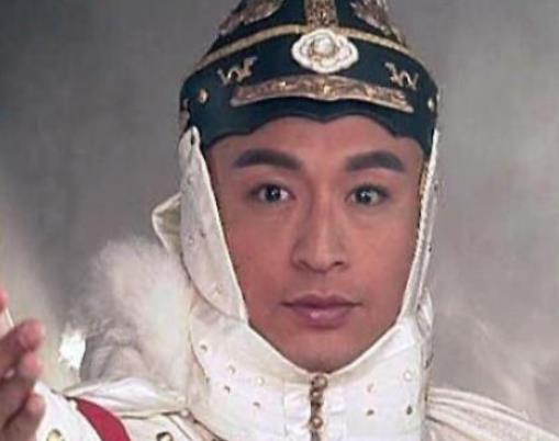 多尔衮为何放弃皇位？跟哪些人有关？