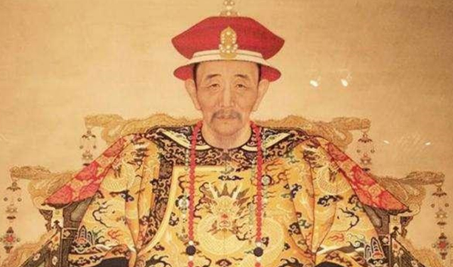 雍正祭天后回宫,给乾隆扔了一块肉,没想到乾隆竟哭着把肉吃完?