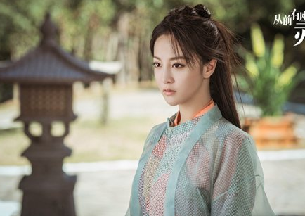《从前有座灵剑山》薛伯仁喜欢风铃吗？薛伯仁和风铃是什么关系？