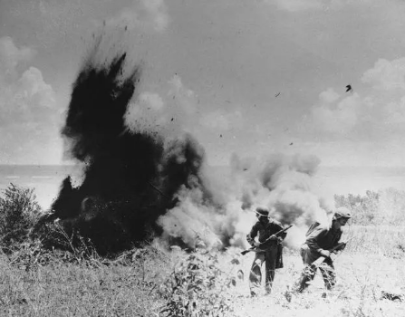 粉碎了日军的严密防线,使得美军先后跳过了加罗林群岛,台湾岛等大多数