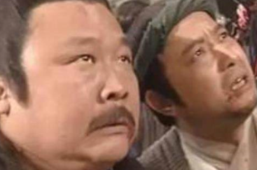 武侠小说《倚天屠龙记》中丐帮帮主史火龙