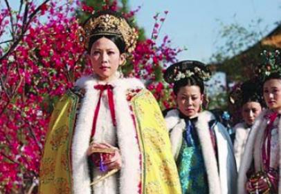 她陪伴嘉庆四十年，守寡后才成贵妃