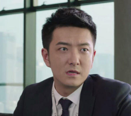 《我们都要好好的》助理行为很异常，他到底是不是叛徒？