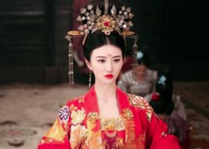 她的儿子成了皇帝，自己却成了&ldquo;俘虏&rdquo;后失踪