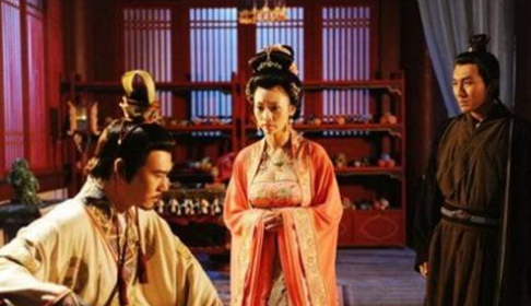 李亨作为太子利用马嵬坡兵变做出了什么事情？