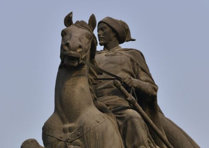 袁崇焕如果不死，会投降跟着李自成一起阻挡清兵入关吗？