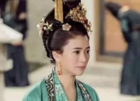 太子为保小命让出皇位，最后却因谋反而死