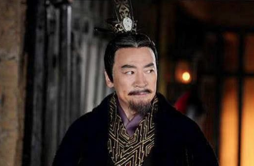 重臣被杀这个皇帝还拍手叫好，八个月后被迫下台