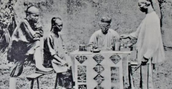 算命先生声称乾隆能活80岁，乾隆听到后将其立刻处死