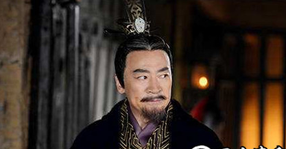 出身贫寒，偶然登上帝位，却在宴会上跪求退位的皇帝是谁？