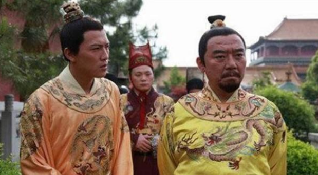 朱元璋到少林见佛不知道该不该跪拜，方丈8个字替皇帝解围！