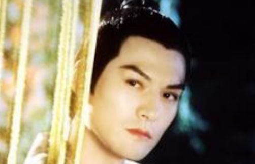 司马遹被婢女强行灌酒，他喝醉之后做出了什么事情？