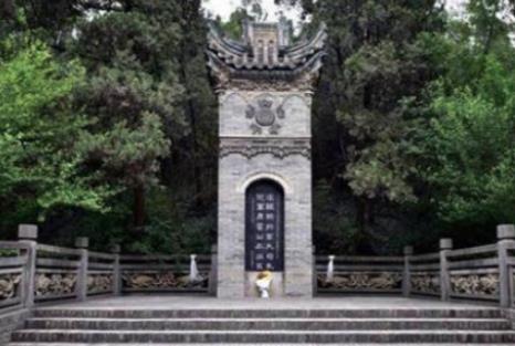 霍去病的墓很繁荣，为什么卫青的墓却很凄凉？