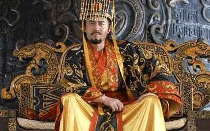 沙皇和康熙相比 两人之间谁更加伟大呢