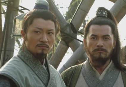 第一个被宋江坑害的人是谁？他为什么要害何涛