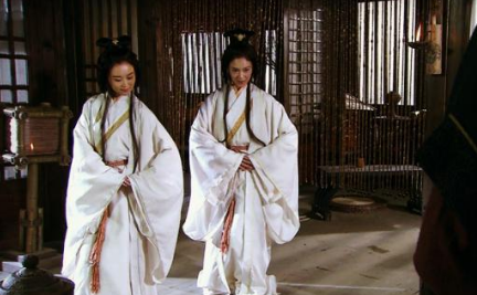 周瑜孙策英年早逝跟大乔小乔有关系吗？周瑜孙策分别是怎么死的？