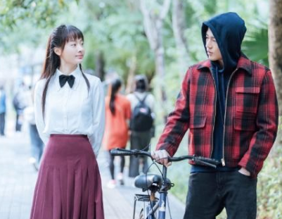 《山月不知心底事》叶骞泽爱的人是谁 叶骞泽爱向远吗