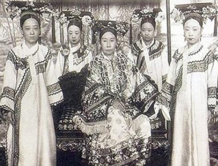 慈禧和咸丰之间真的有的明争暗斗吗 事实到底是什么样的