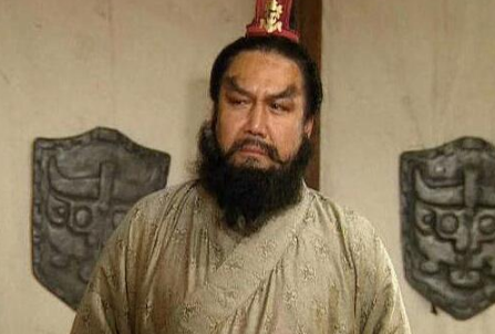 纪灵的武力水平如何？纪灵为何能与关羽战成平手？？