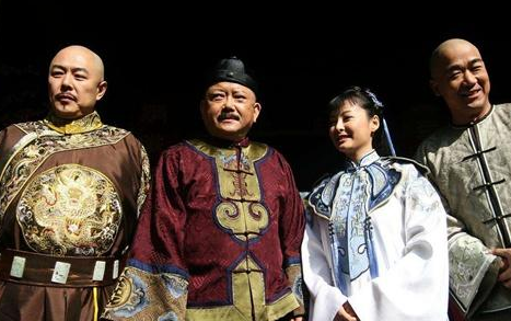 《铁齿铜牙纪晓岚》和珅为什么怕&ldquo;金大烟袋&rdquo;？&ldquo;金大烟袋&rdquo;象征着什么？