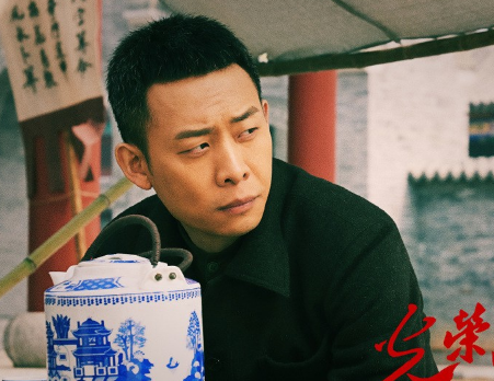 《光荣时代》郑朝阳和郑朝山是兄弟吗 他们两人是什么关系