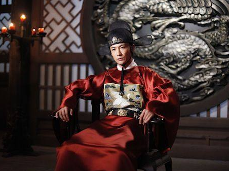 崇祯真的是一个天理不容的昏君吗 为什么他的墓碑总是遭雷劈呢