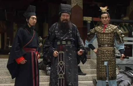 陶谦是个什么样的人？陶谦为何最后被人架空遗弃？