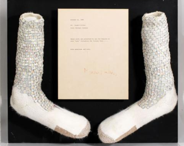 迈克尔·杰克逊水晶袜将拍卖 数额或高达六位数