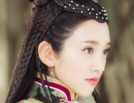 满都海三十岁时嫁给七岁小孩，后来还生了八个子女 