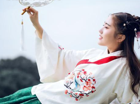 古代小妾地位虽然低但有一个特权 正妻都对此羡慕不已