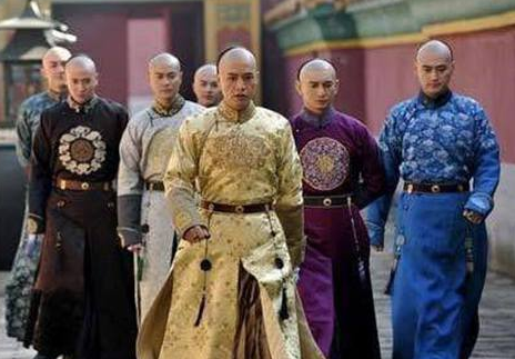 康熙死前为什么要隆科多陪葬？隆科多做了什么？