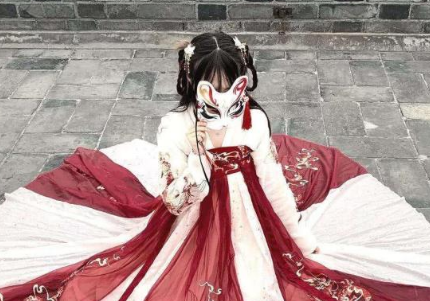 为什么近年汉服文化备受推崇？汉服能算是正装吗？
