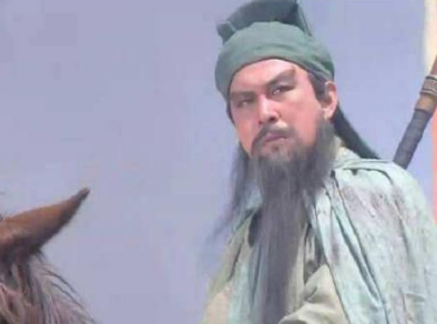 关羽真的是刘备的兄弟吗 为什么被杀之后不是先报仇而是称帝呢