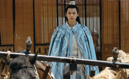 《白发王妃》黑衣人女子是谁 她的身份到底是什么